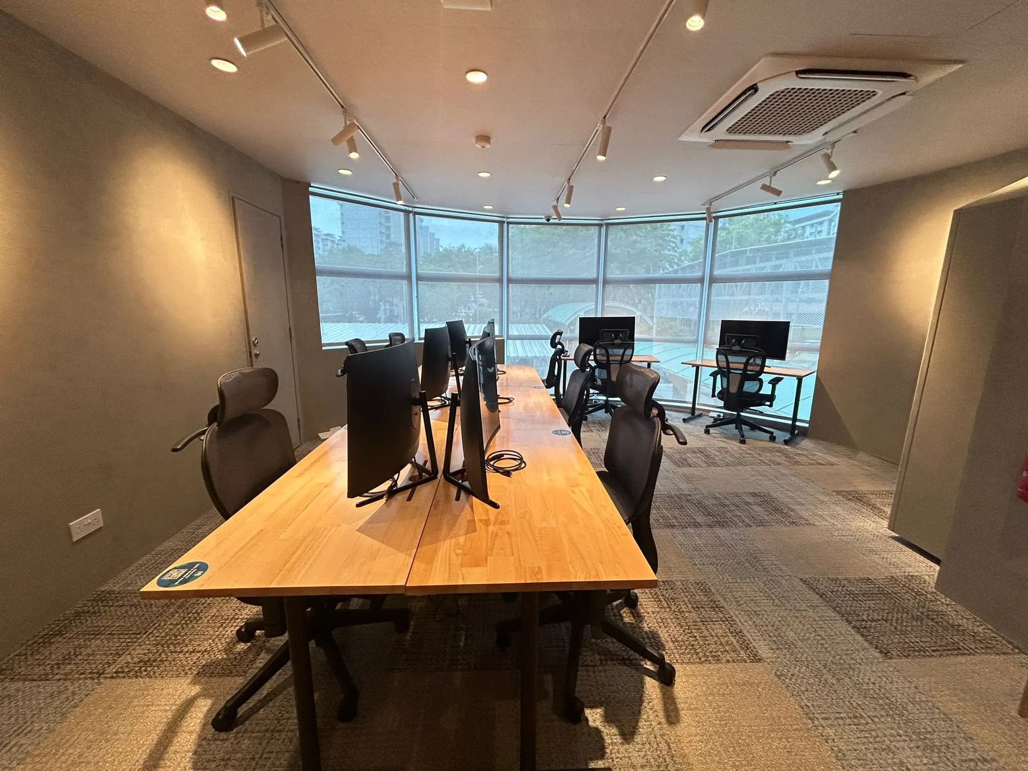 Hot Desk (Hour/Day)