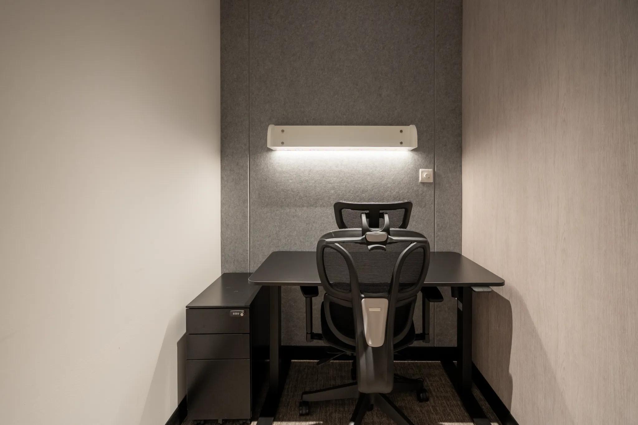 1 Pax Day Office
