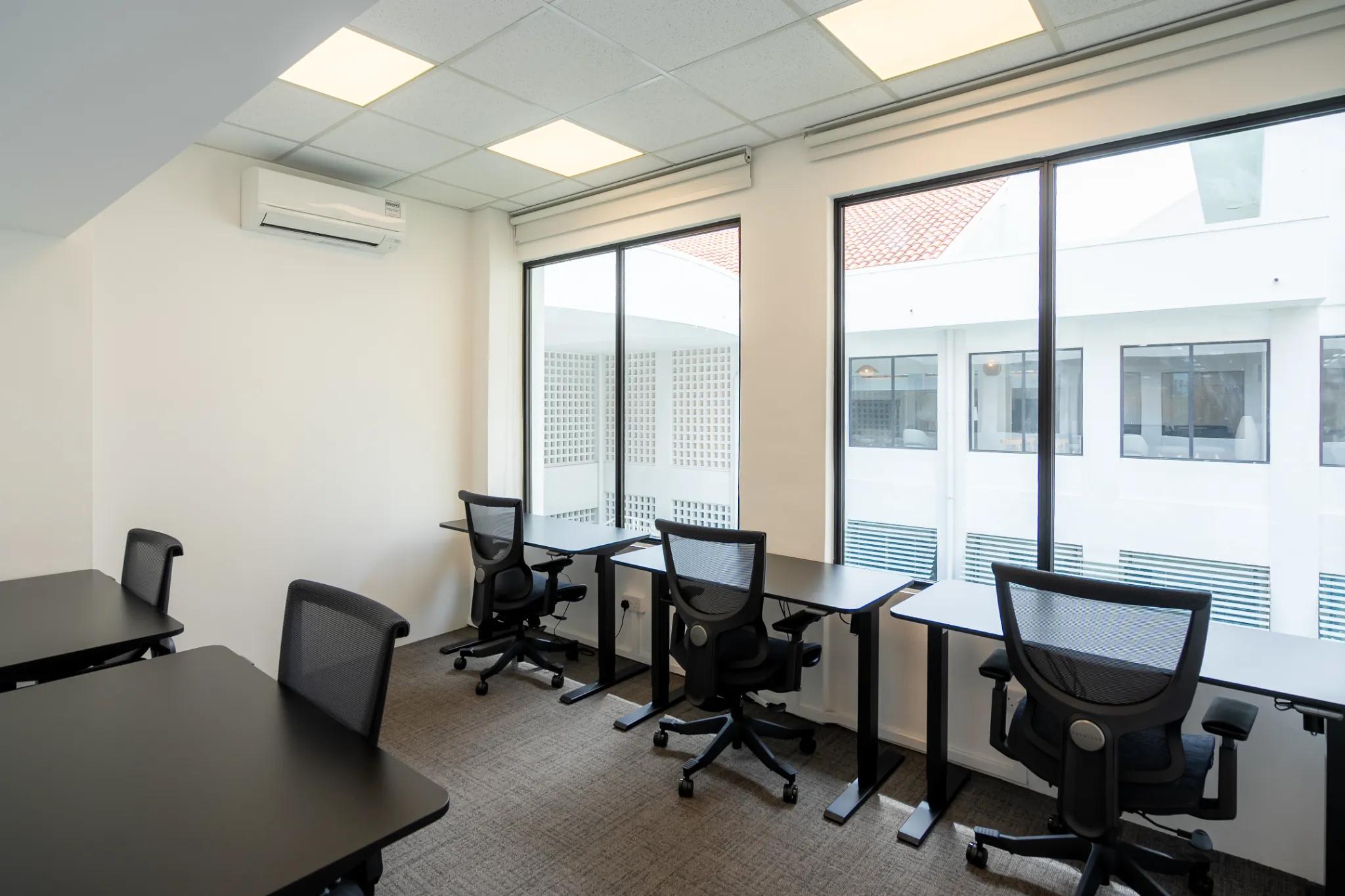5 Pax Day Office