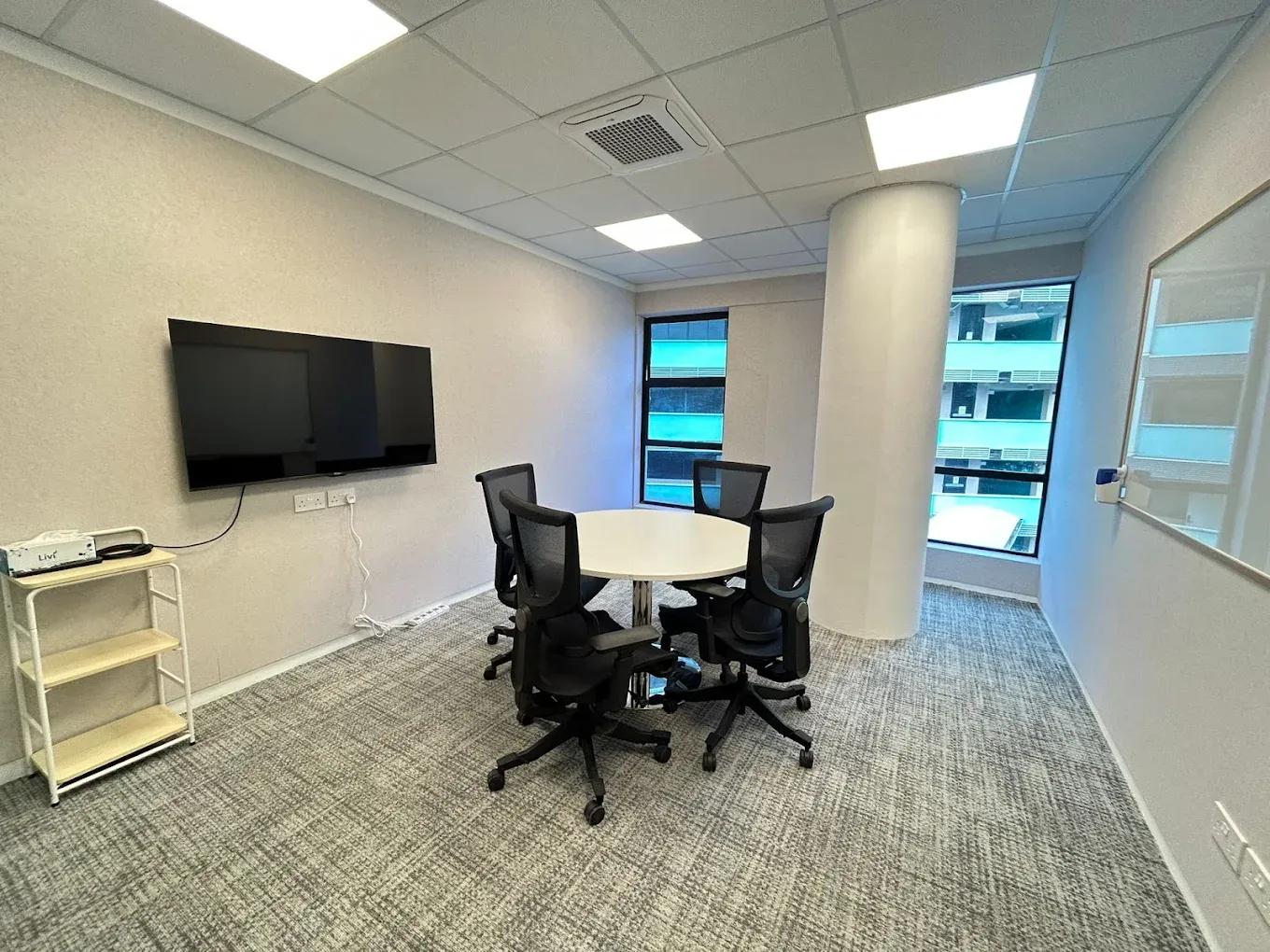 4 Pax Meeting Room