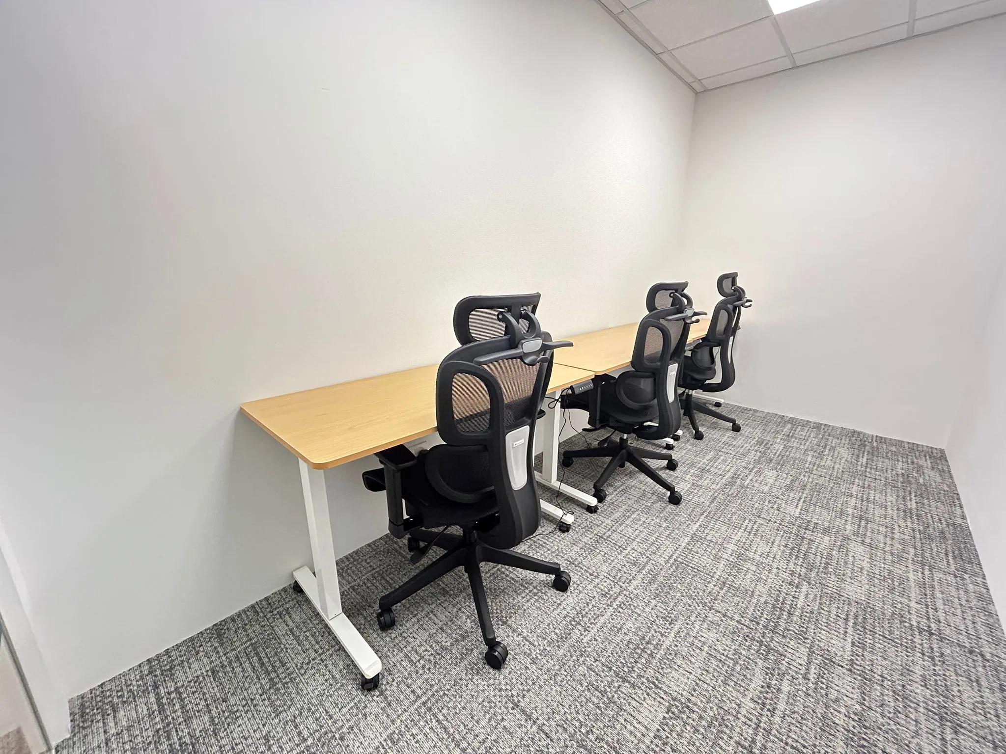 3 Pax Day Office